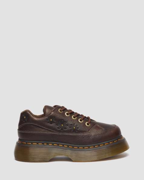 Dr. Martens - Buzz - Chaussures à motif fleuri en relief et 5 paires d'œillets - Marron foncé - view 1