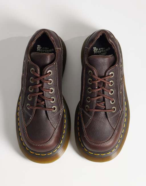 Dr Martens - Buzz - Mørkebrune sko med 5 snørehuller og præget blomstermønster, 2 af 4
