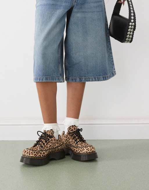Dr Martens - Buzz - Sko med 5 snørehuller og leopardprint, 2 af 4