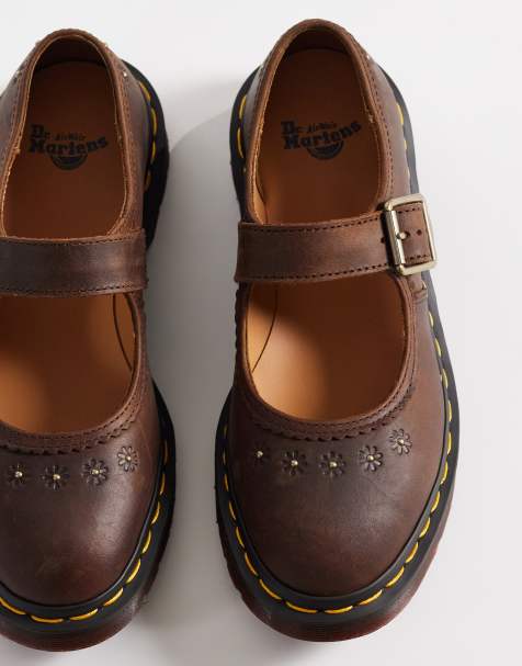 Dr Martens – Ciemnobrązowe buty Mary Jane z wytłaczanym wzorem - view 1
