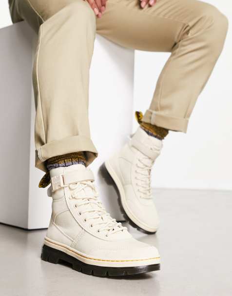 Dr Martens – Combs Tech – Beige boots med 8 par öljetter - view 1