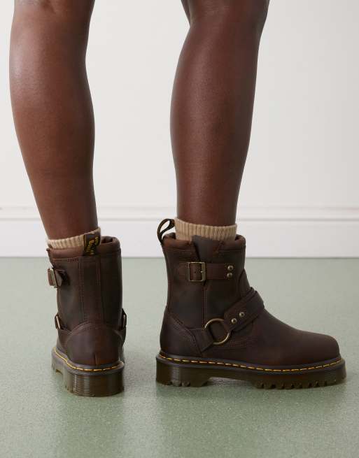 Dr. Martens - Enkellaarzen met harnasdetail in bruin , 4 van 4