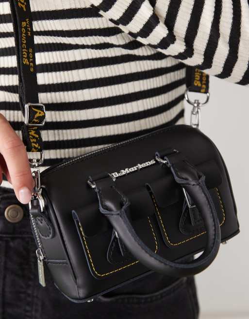 Dr. Martens – Kleine Tasche in Schwarz mit Tragegriff und Kontrastnähten, 2 von 4
