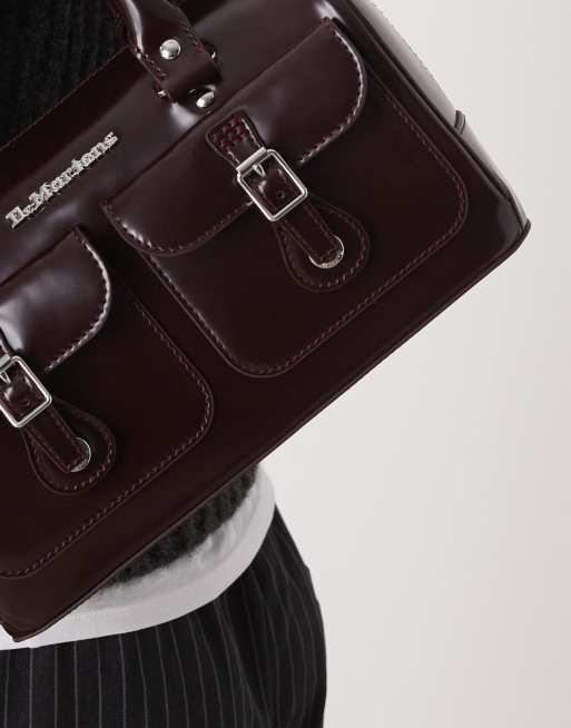 Dr Martens – Körsbärsröd väska med handtag upptill och kontrastsömmar, 4 av 4