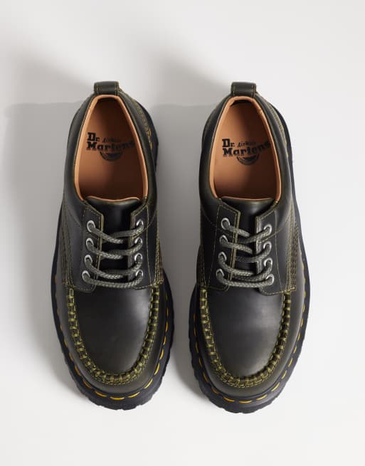 Dr Martens – Lowell – Olivgröna skor i unisex-modell med kontrastfärgade sömmar, 2 av 4