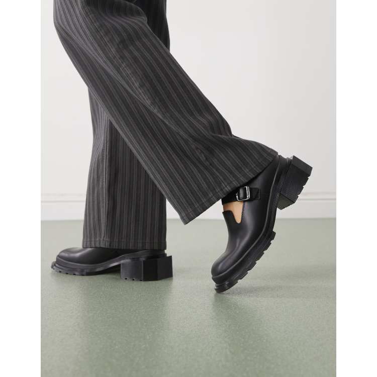 Dr Martens Maybole mary janes shoes in black leather | ASOS