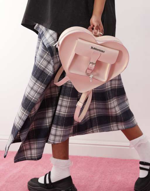 Dr. Martens – Różowozłoty plecak skórzany w kształcie serca, 2 z 4