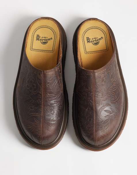 Dr Martens San mule met reliëf bloemenprint, crazy horse leer, donkerbruin - view 1