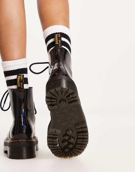 Dr. Martens – Sinclair – Czarne botki na płaskiej platformie z tęczowym zdobieniem, 3 z 4