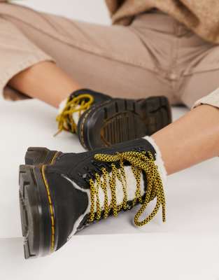 bottines type doc martens