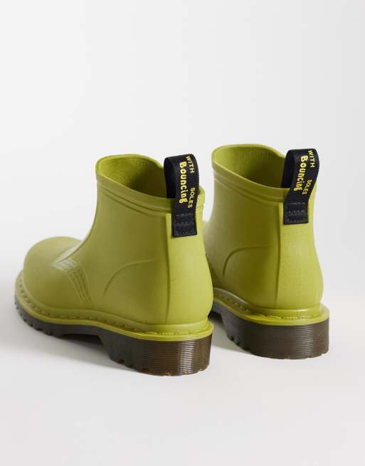 Dr Martens unisex 101 low rain boots in golden lime, 4 of 4