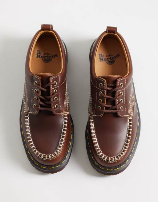 Dr. Martens Unisex Lowell contrast stitch shoes in butterscotch brown, 4 of 4
