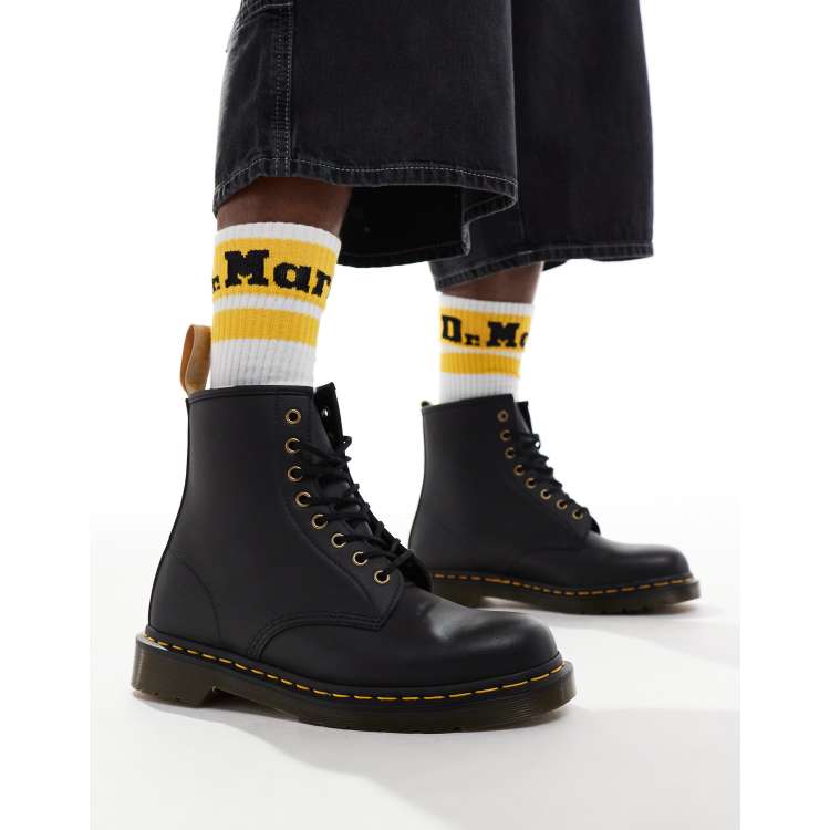 Dr Martens unisex Vegan 1460 8 eye boots in black felix rub off