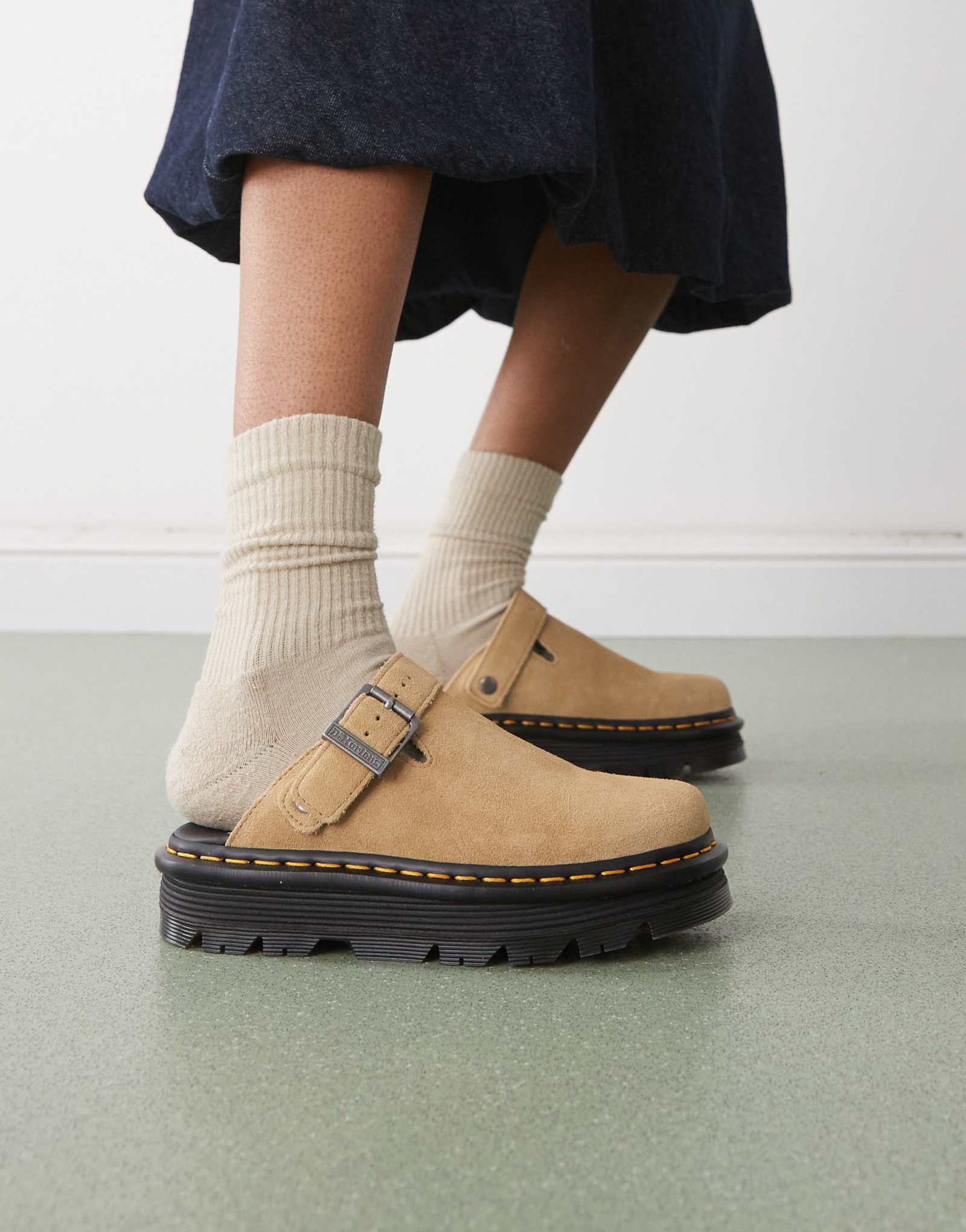 Мужские мюли Dr Martens ZebZag из коричневой замши