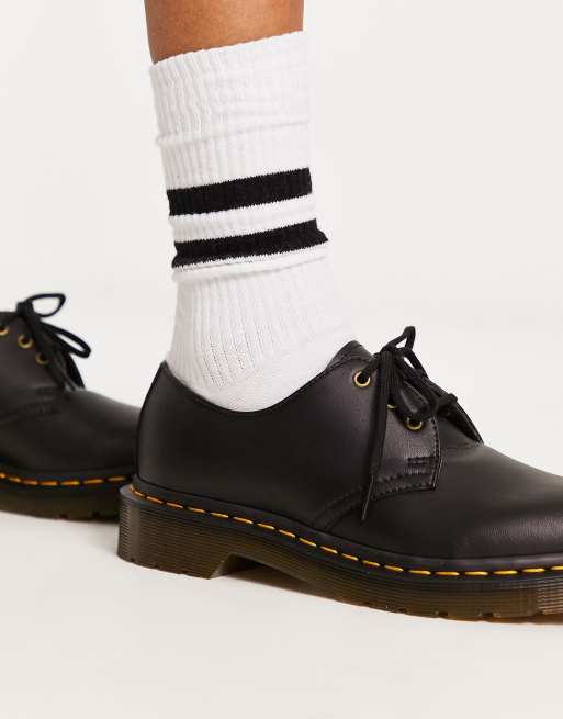 Dr martens 2024 flat shoes