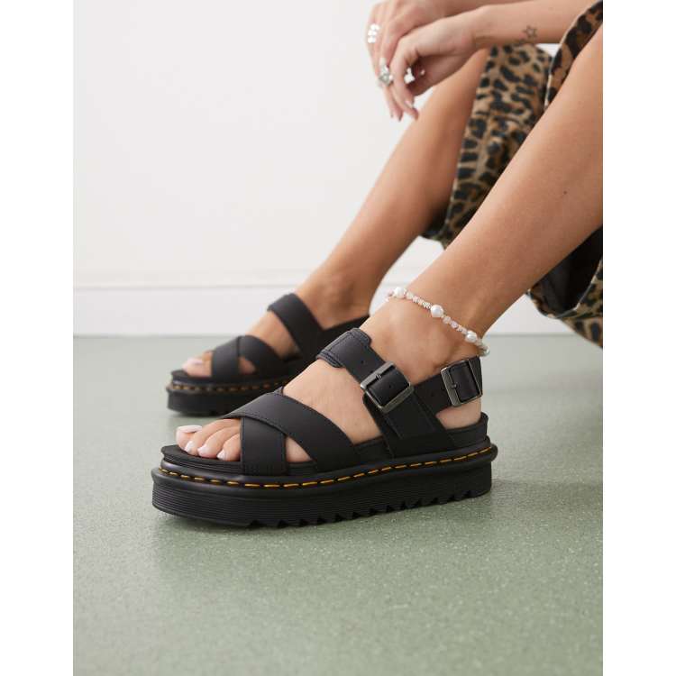 Dr Martens – Voss II Quad – Czarne sandały | ASOS