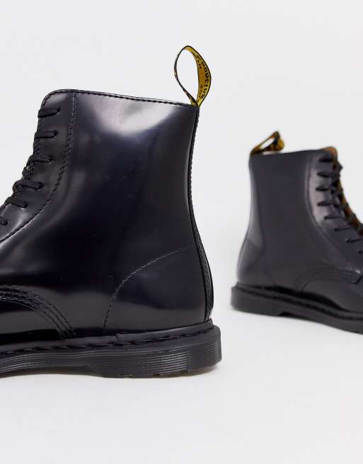 Dr martens winchester 8 eye sale boots in black polished smooth