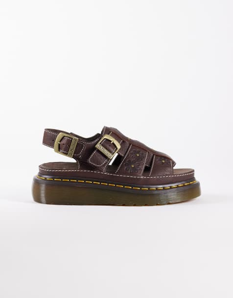 Dr Martens – Wrenlie – Mörkbruna sandaler med präglat blommönster - view 1