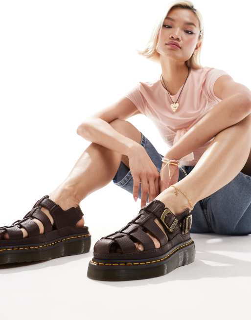 Dr. Martens Wrenlie Quad Sandales facon spartiates Marron