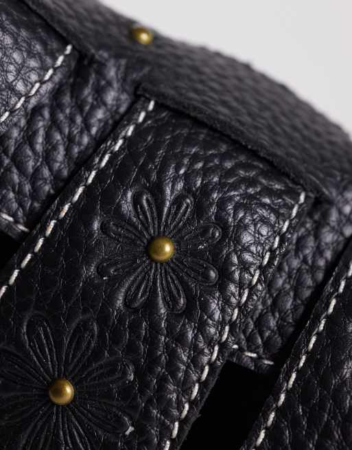 Dr. Martens – Wrenlie – Sandalen in Schwarz mit Blumenprägung, 3 von 4