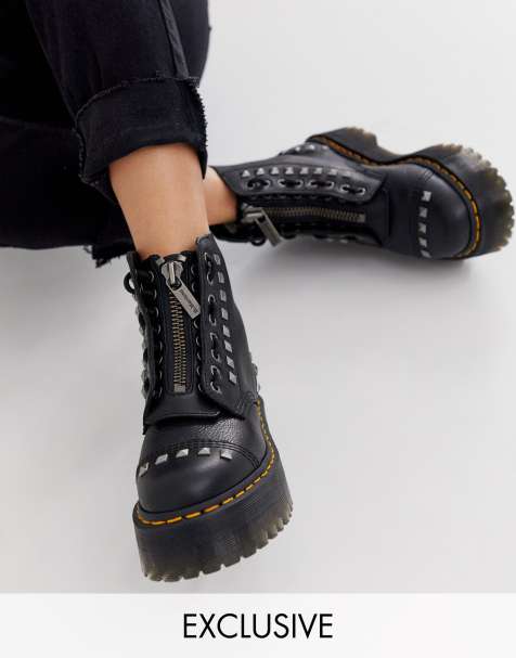 Dr Martens x ASOS - Exclusivité - Sinclair - Bottes cloutées épaisses - Noir