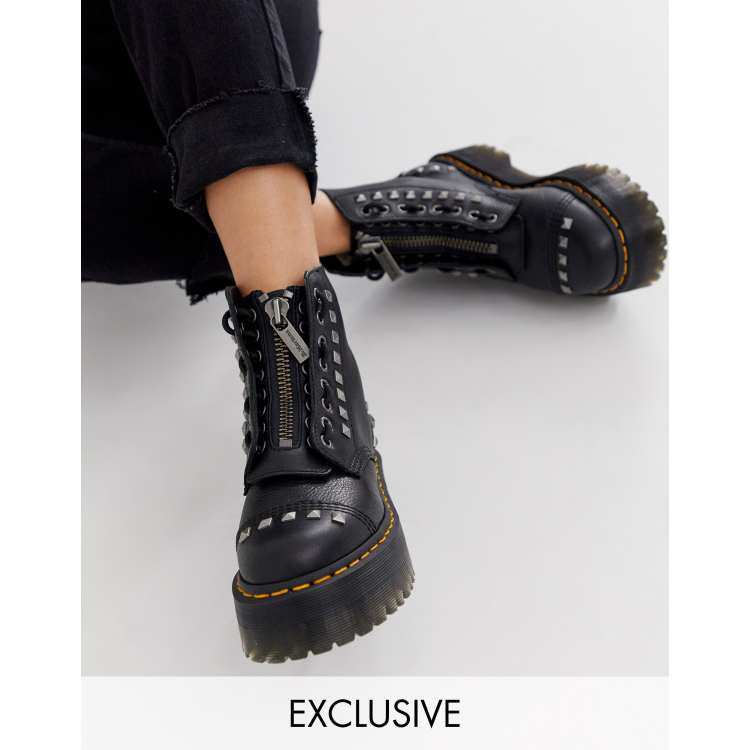 Teleurgesteld roddel Onderzoek Dr Martens x ASOS - Sinclair - Exclusieve laarzen met dikke zool en studs  in zwart | ASOS