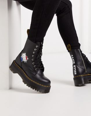 dr martens wincox black leather harness chunky chelsea boots