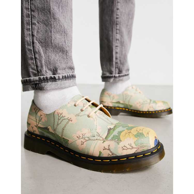 Neutral store doc martens