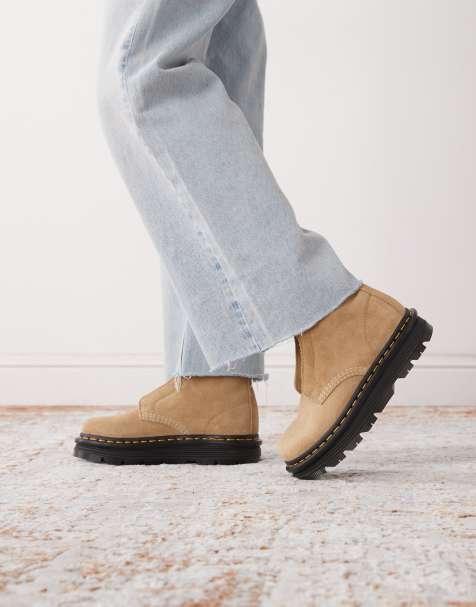 Dr. Martens - ZebZag - Gyldenbrune støvler uden snørebånd i ruskind - view 1