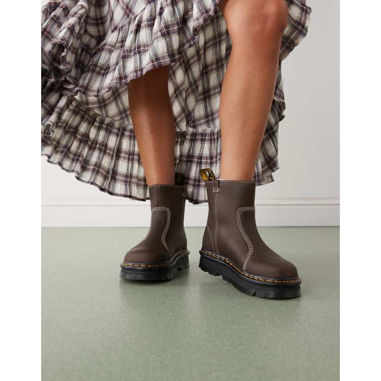 Dr Martens ZebZag Rigger boot with contrast stitching in dark