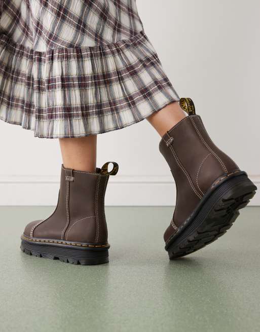 Dr Martens ZebZag Rigger boot with contrast stitching in dark
