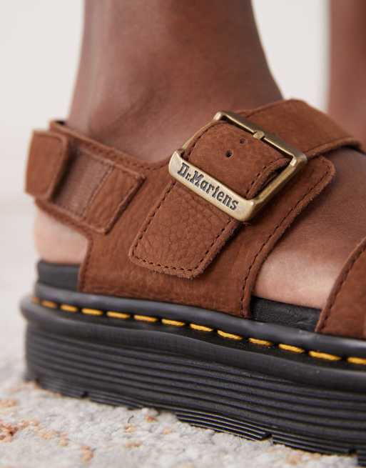 Dr. Martens – ZebZag – Sandalen aus gewalktem Nubukleder in Braun, 2 von 4