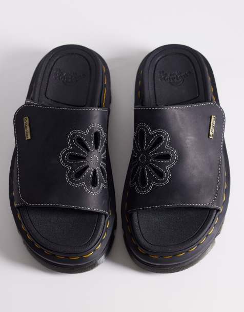 Dr Martens - ZebZag - Slippers met bloemen in zwart - view 1