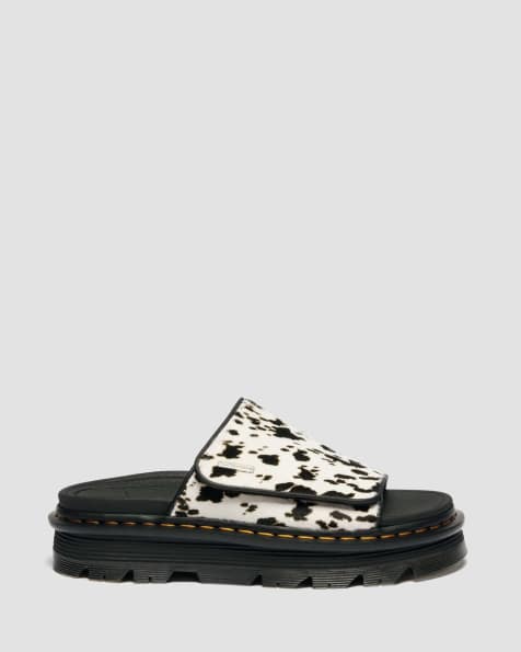 Dr Martens - ZebZag - Slippers van harige stof met dalmatiërprint in zwart - view 1