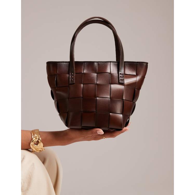 208481430-1-brown?$n_750w$&wid