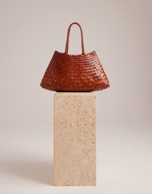Dragon Diffusion Dragon Diffusion Santa Croce big woven leather bag in tan-Brown
