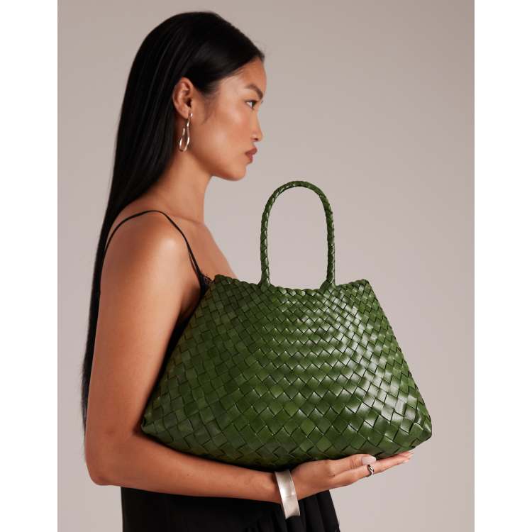 208481435-1-midgreen?$n_750w$&