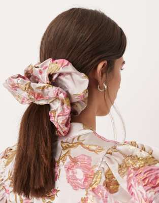 sister jane Dream Sister Jane Almost bloom jacquard scrunchie in pink floral-Multi