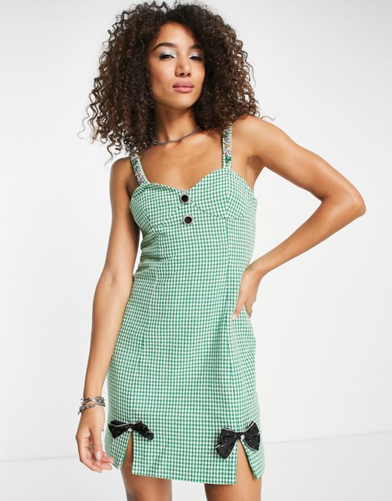 https://images.asos-media.com/products/dream-sister-jane-check-cami-dress-with-detachable-jewelled-straps-in-green/203676497-1-greencheck?$n_550w$&wid=550&fit=constrain