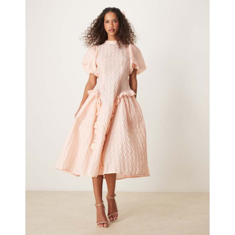 208042084-1-nudepink?$n_750w$&