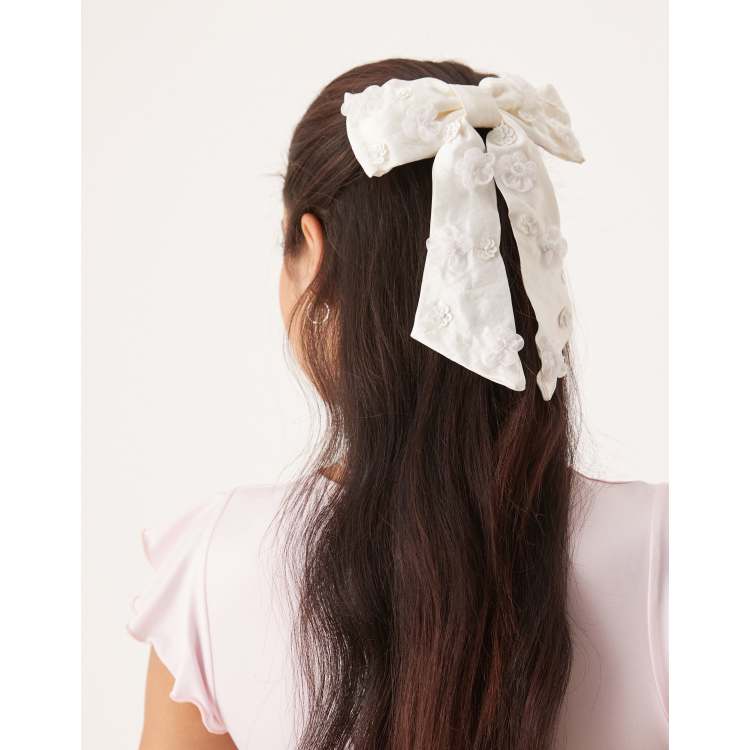 【英国発Sister Jane】Invitation embellished bow hair clip 208661993-1-ivory?$n_750w$&wid