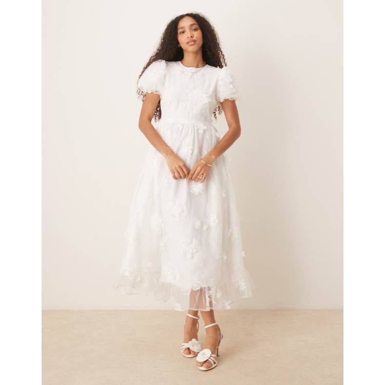 208661965-1-white?$n_750w$&wid