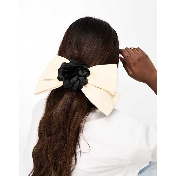 Revolution Haircare Velvet Bow Hair Clip