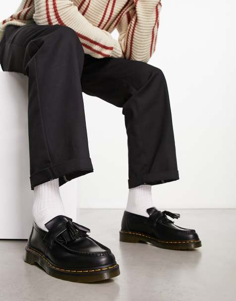 Dr.Martens - Adrian - Loafers met kwastjes in zwart - view 1