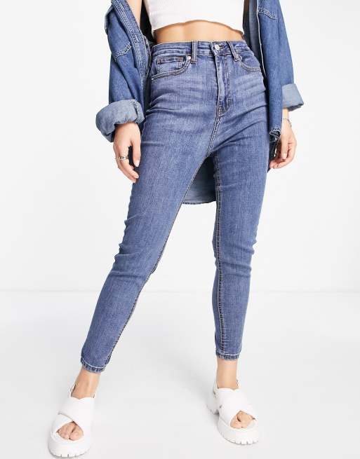 DTT – Ellie – Eng geschnittene Jeans mit hohem Bund in Mittelblau 