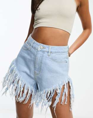 DTT - Festival-Jeans-Shorts in Hellblau mit extrem ausgefranstem Saum