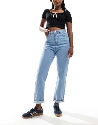 DTT - Lou - Mom-Jeans in hellblauer Waschung