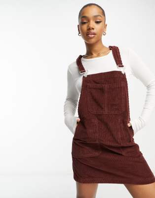 New store look pinafore