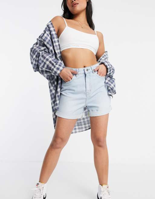 DTT Petite – Caidi – Jeansshorts mit hohem Bund in Hellblau , 3 von 4