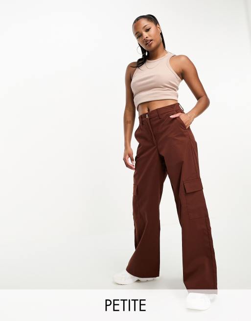 DTT Petite - Del - Cargobroek met hoge taille in chocoladebruin